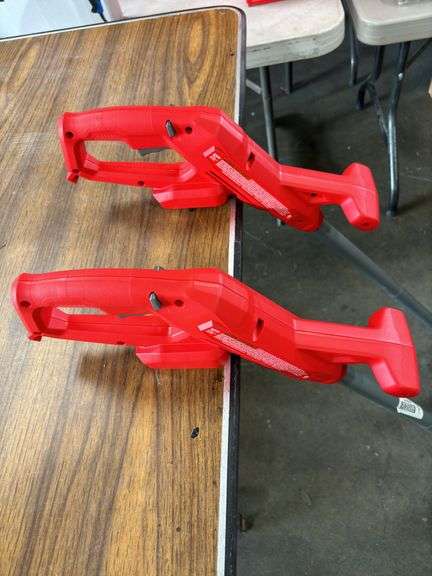 (2) Craftsman 20v 10" String Trimmers w/ (1) Battery