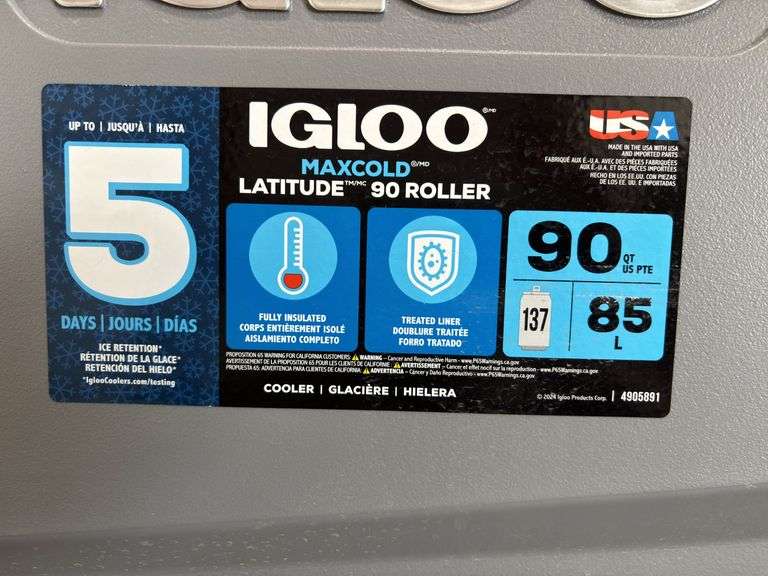 Igloo MaxCold Latitude 90qt Roller Cooler *Like New