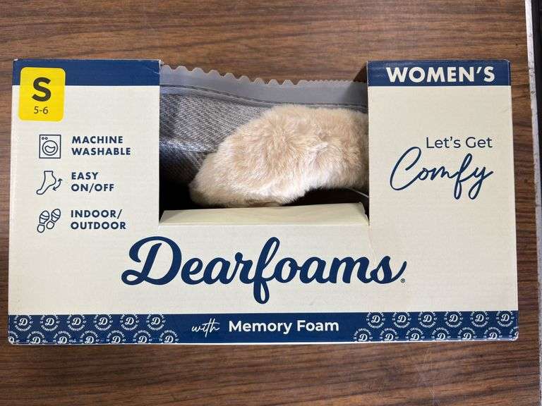 (4) Dearfoam Women’s Memory Foam Faux Fur Slippers (Gray (1) Size S & (3) Size M)