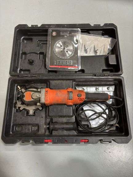 Benner/Newman Cutting Edge Rebar Cutting Saw w/ Extra Blades & Case - Corded *Powers