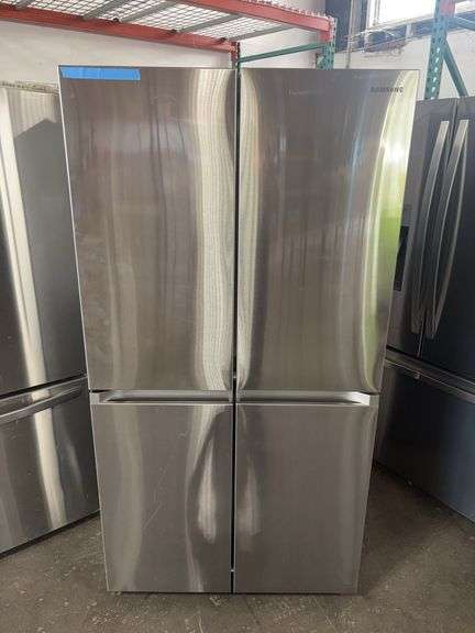 Samsung 23 cu. ft. Counter Depth 4-Door French Door Refrigerator with Beverage Center *Tested/Works