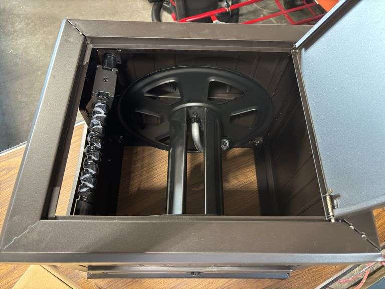 Style Selections 150ft Capacity Cabinet Hose Reel