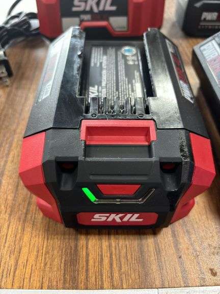 (2) Skil PWRCore 40 2.5ah Batteries & Charger