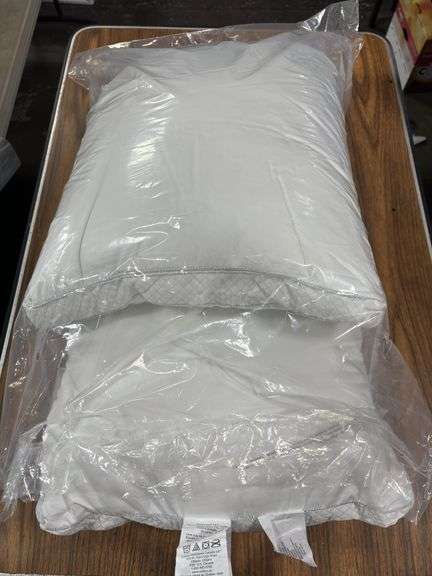 Charisma Queen Sheet Set & 2pk Sealy Down Alternative Pillows