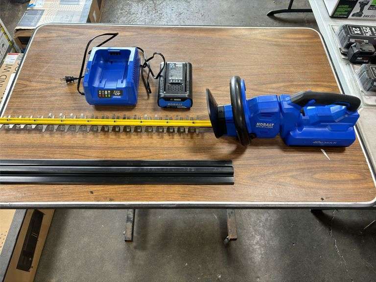 Kobalt 40v 24" Hedge Trimmer Kit w/ Battery & Charger