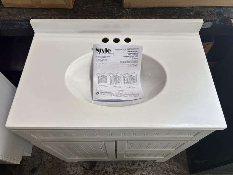 Style Selections ‘Ellenbee’ Vanity with Top - Gray/White