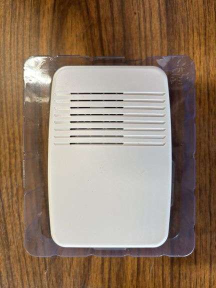 Utilitech Indoor Full-Motion TV Mount & Wireless Doorbell Kit w/ Sensor