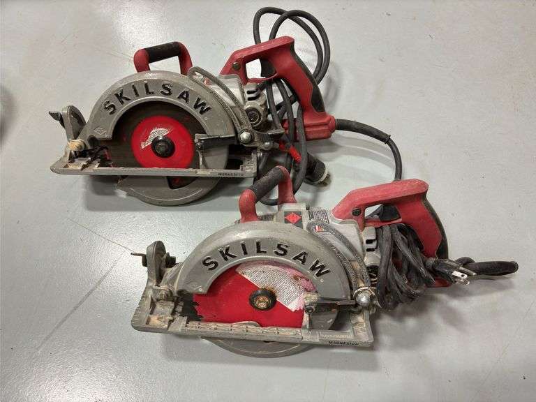 (2) SkilSaw 7-1/4" Worm Drive Circular Saws - Corded *Tested/Works