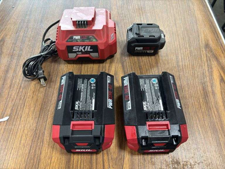 (2) Skil PWRCore 40 2.5ah Batteries & Charger