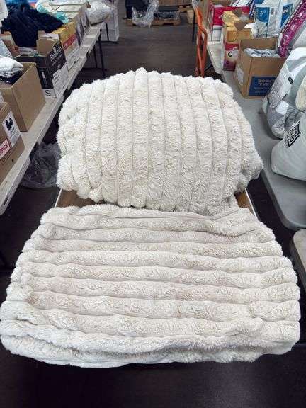 Frye 3pc Queen Comforter Set