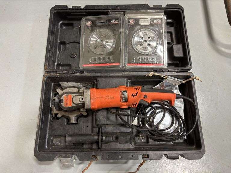 Benner/Newman Cutting Edge Rebar Cutting Saw w/ Extra Blades & Case - Corded *Powers