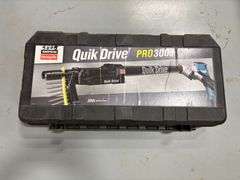 Makita Quick Drive Pro 300's Auto Feed Screw Driving System - 1-1/2" - 3" *Tested/Works