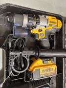 (2) DeWalt Cordless 20v Max XR Hammer Drill/Driver Kits w/ Battery & Charger *Tested/Works