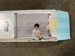 Regalo Retractable Mesh Safety Gate