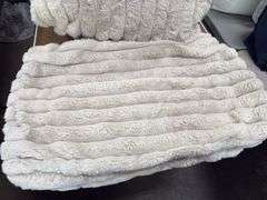 Frye 3pc Queen Comforter Set