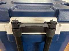 Igloo MaxCold Latitude 62qt Roller Cooler *Like New