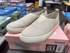 (3) Kensie Womens Slip Ons / Sandals - SEE DESCRIPTION -