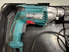 Makita Quick Drive Pro 300's Auto Feed Screw Driving System - 1-1/2" - 3" *Tested/Works