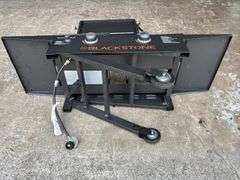 Blackstone 28” Omnivore Gas Griddle *MISSING HARDWARE