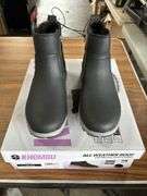 (4) Khombu Womens All Weather Memory Foam Boots (Black Sizes 6 & Brown Size 6)