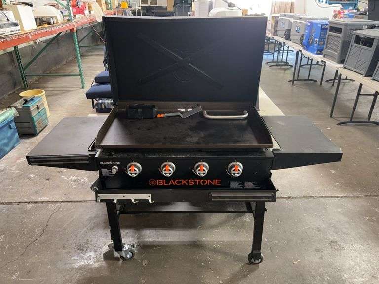 Blackstone 36” 4-Burner Flat Top Gas Griddle w/ Hood