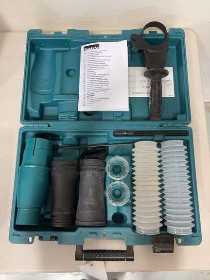 Makita Dust Extractor Attachment w/ Case