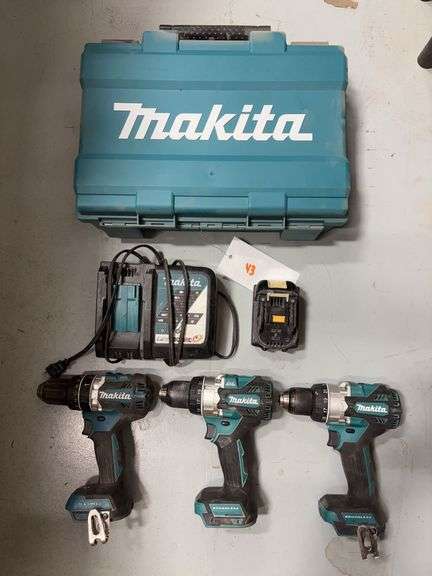 (1) Makita XPH12 & (2) Makita XPH14 18v Hammer Drills w/ (1) Battery, Charger & Case *Tested/Works