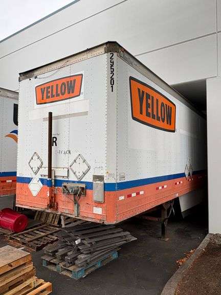 2004 Great Dane 7411-SSL 28' Semi Single Axle Trailer - Daylight Roof, Roll-Up Door, Wood Deck