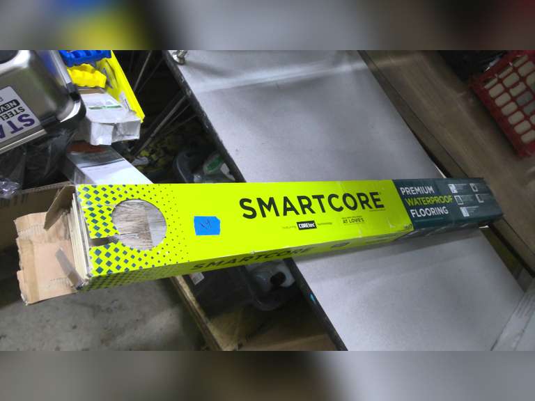 1 BUNDLE OF FLOORING