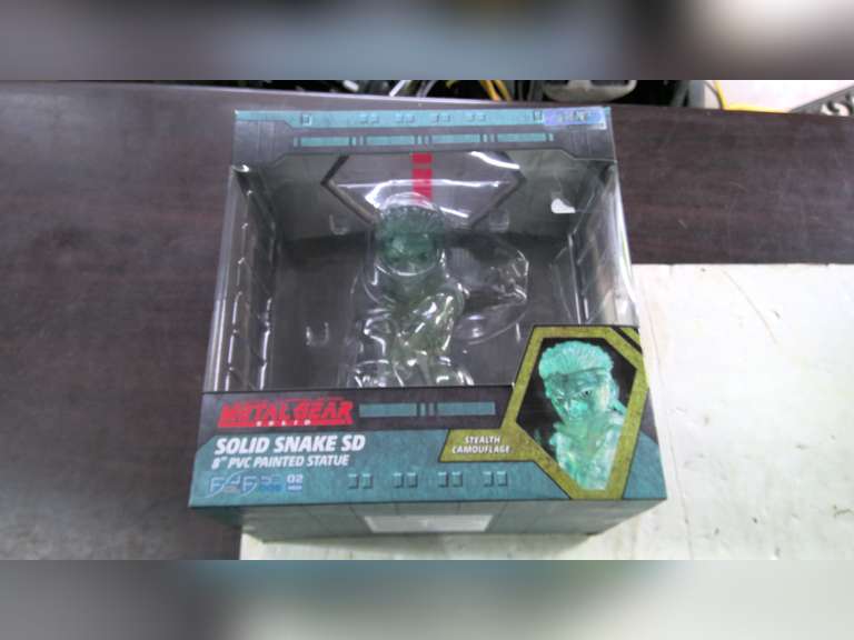 METAL GEAR FIGURE