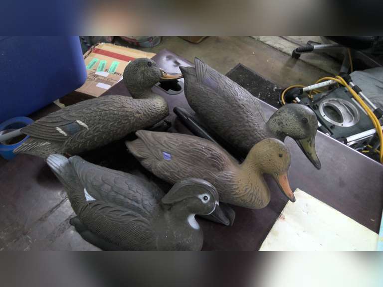 LOT OF DUCK DECOYS
