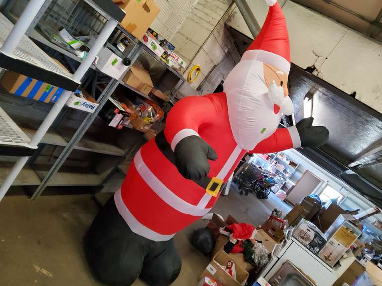 CHRISTMAS TREES, HOLIDAY DECOR!!!! LAST CHRISTMAS AUCTION OF THE YEAR.
