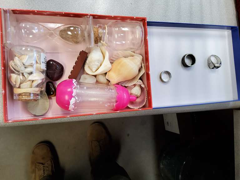 LOT OF MISC WITH RINGS