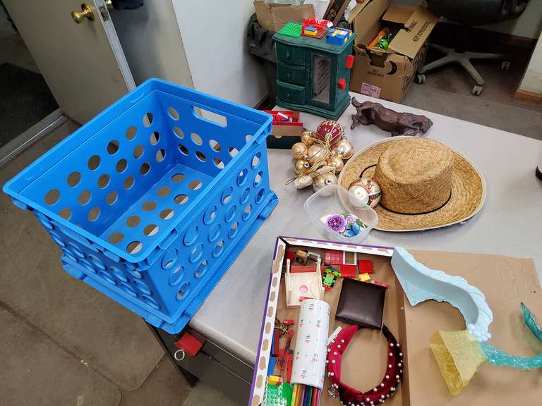 LOT OF MISC WITH PLASTIC CRATE