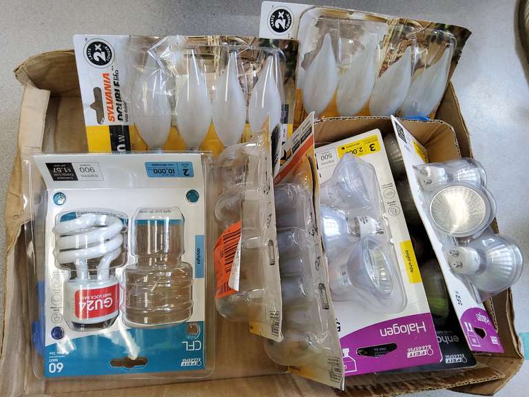LOT OF LIGHT BULBS