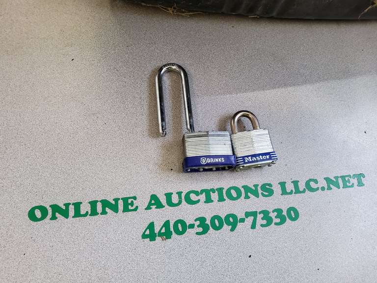 2 PADLOCKS NO KEYS