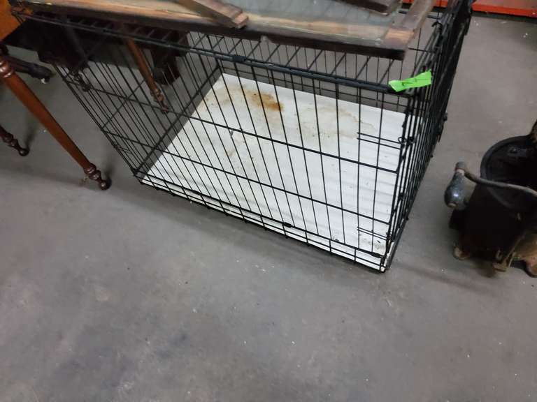 LARGE DOG CAGE 1 Online Auctions LLC