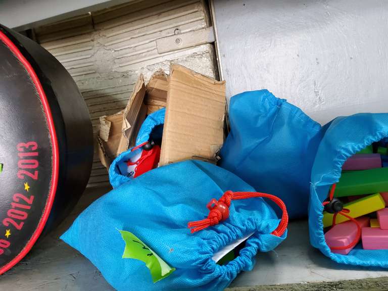 5 BAGS OF BLOCK STACKING GAME