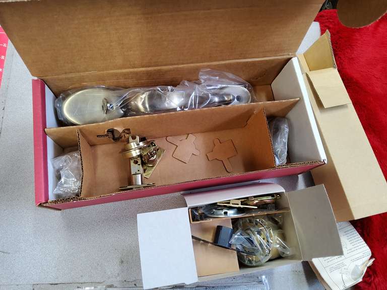 NEW KWIKSET LOCK SET 1 Online Auctions LLC