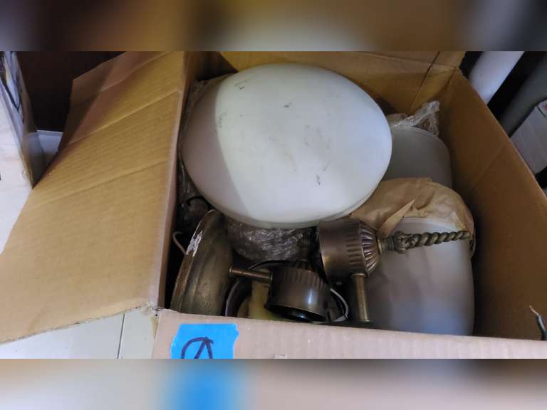 USED LIGHT FIXTURE