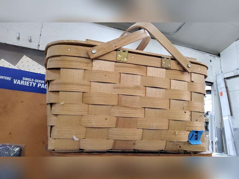 PICNIC BASKET