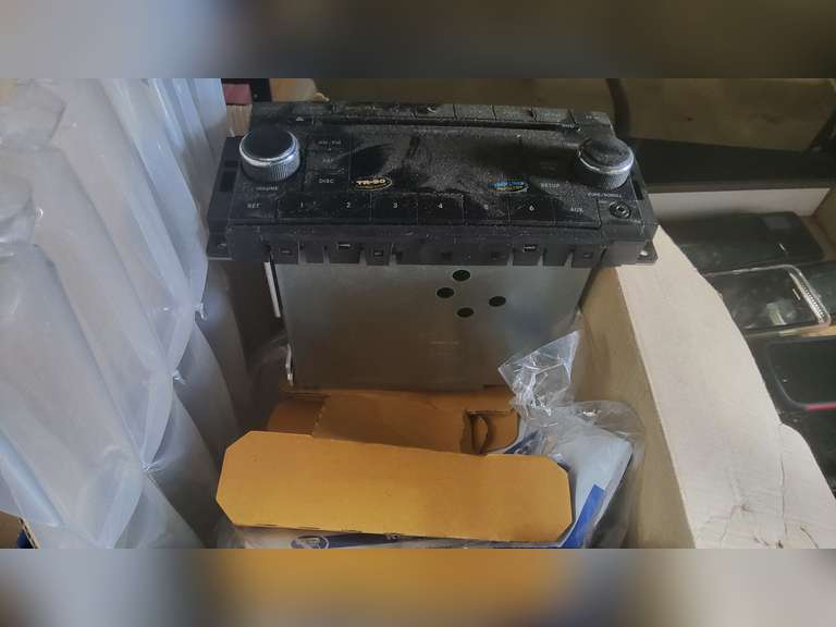 CAR RADIO