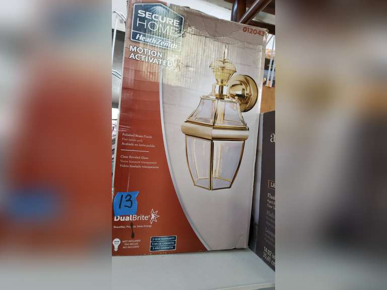LIGHT FIXTURE