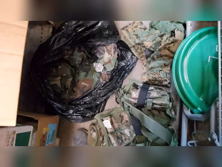 MILITARY UNIFORM AND GEAR