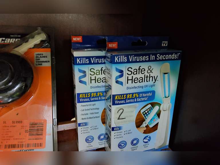 2 DISINFECTING UV LIGHTS