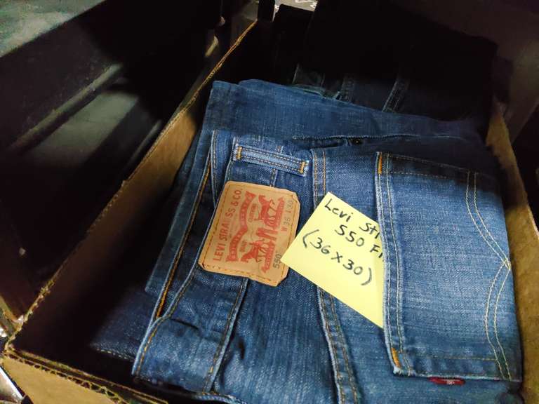 LEVI JEANS 36 X 30