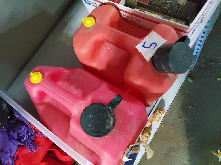 2 GAS CANS