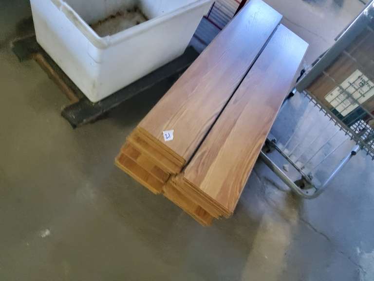 LOT OF FLOORING