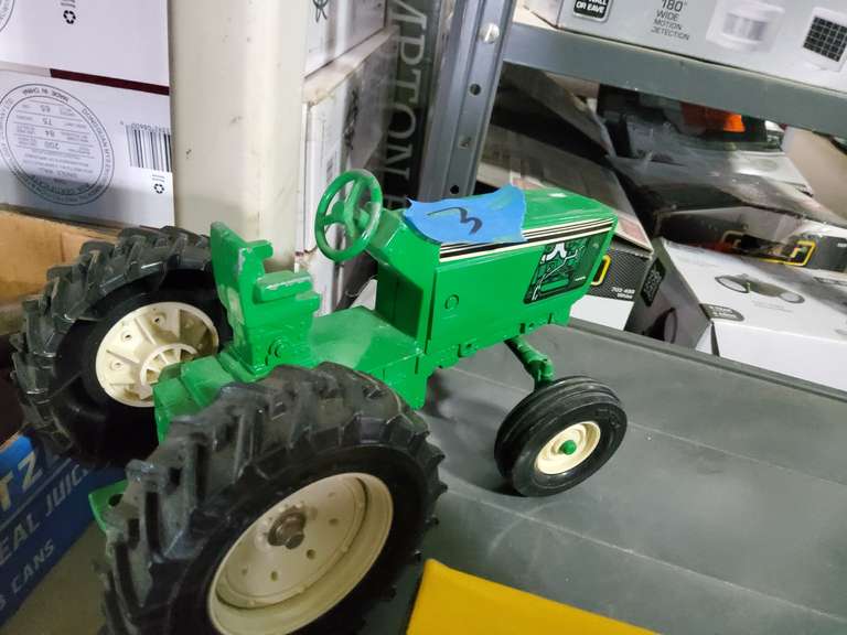 TOY TRACTOR
