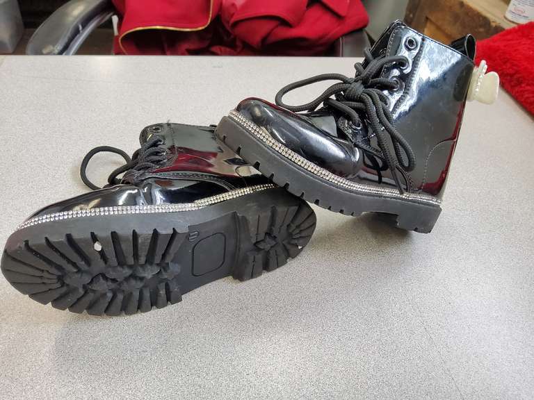 LITTLE GIRL BOOTS SIZE 11